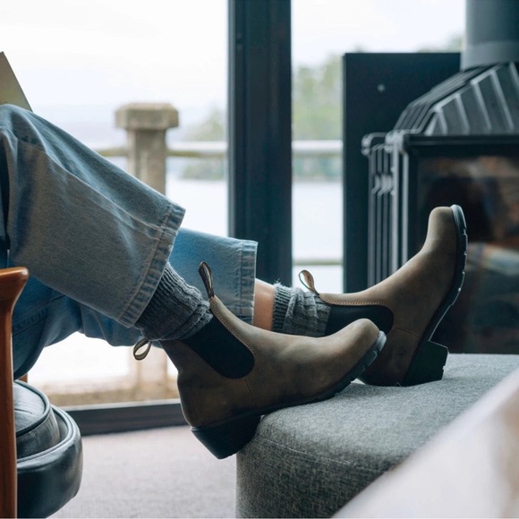 Blundstone 1677 Heel Leather Women’s Chelsea Ankle Boots - Rustic Brown